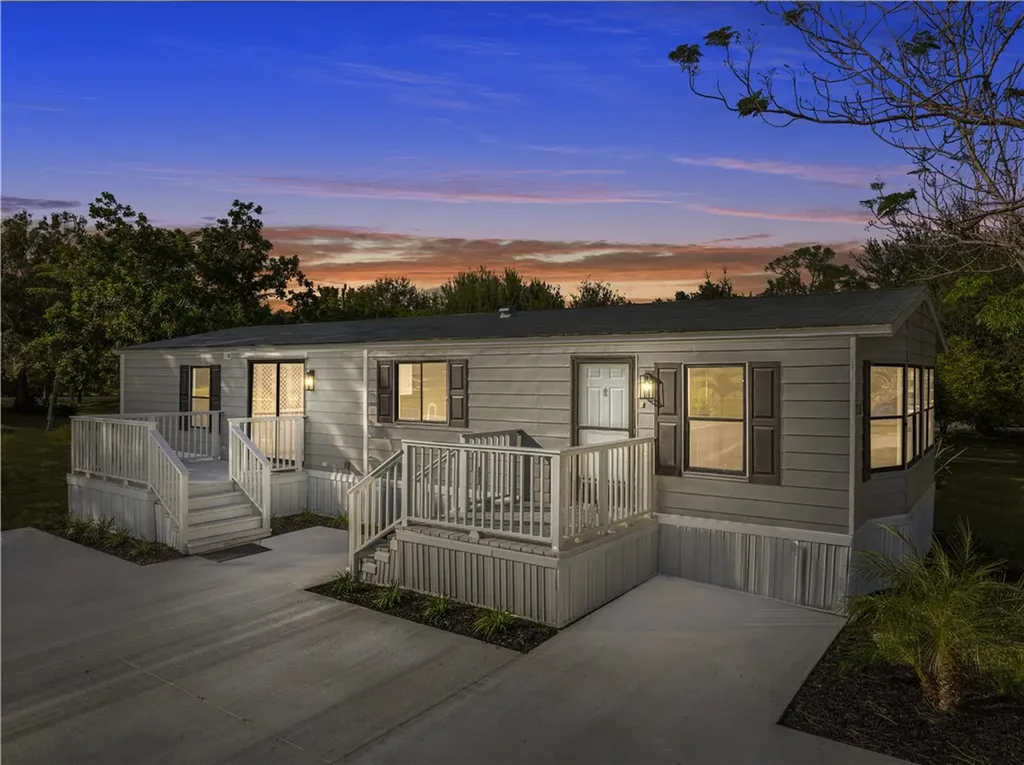 218 S Maple Street Fellsmere FL 32948