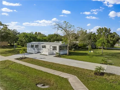 218 S Maple Street Fellsmere FL 32948