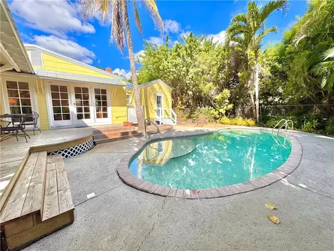 2434 19th Avenue Vero Beach FL 32960
