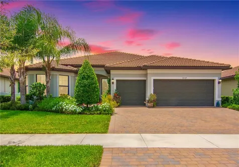 5037 Monroe Circle Vero Beach FL 32967