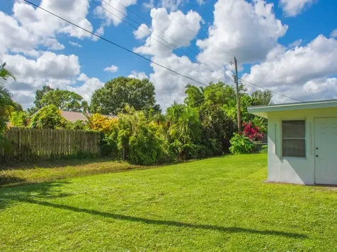 1845 6th Street Vero Beach FL 32962