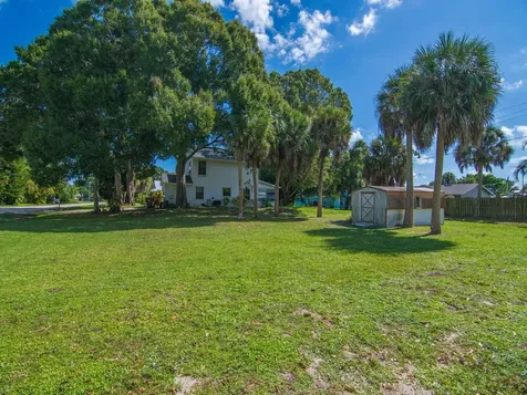 1845 6th Street Vero Beach FL 32962