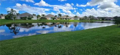 406 W Tangerine Square SW Vero Beach FL 32968