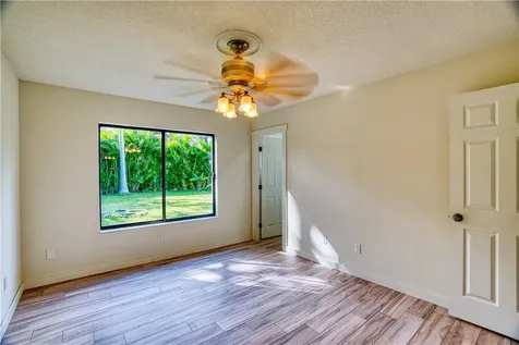 2365 11th Court SW Vero Beach FL 32962