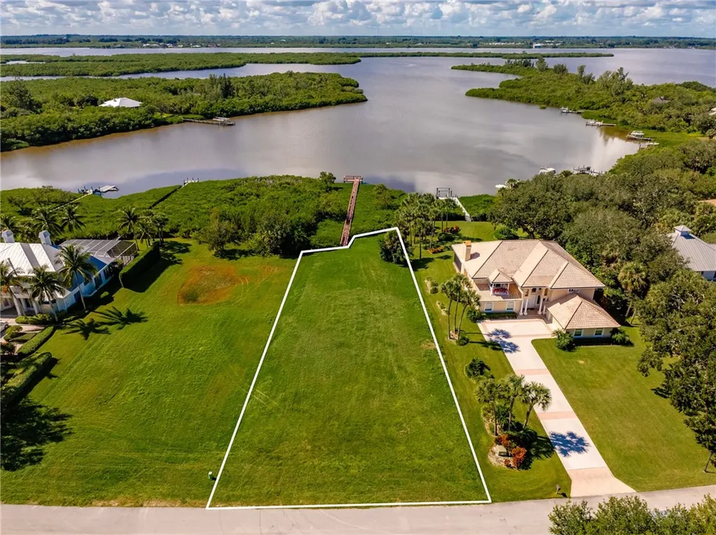 8615 Seacrest Drive Vero Beach FL 32963