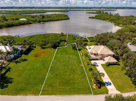 8615 Seacrest Drive Vero Beach FL 32963