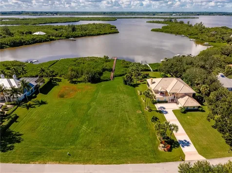 8615 Seacrest Drive Vero Beach FL 32963