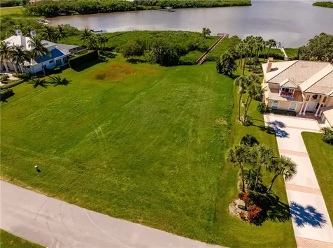 8615 Seacrest Drive Vero Beach FL 32963