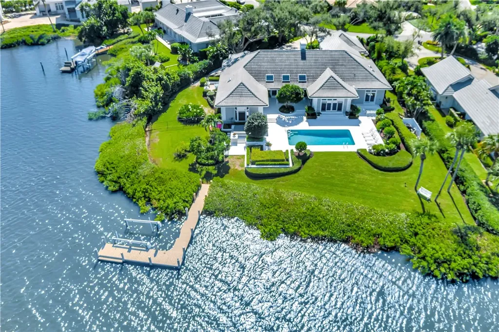 629 Lake Drive Vero Beach FL 32963