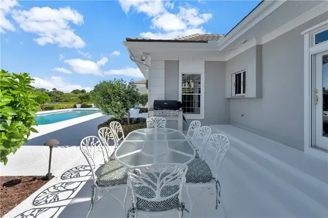 629 Lake Drive Vero Beach FL 32963