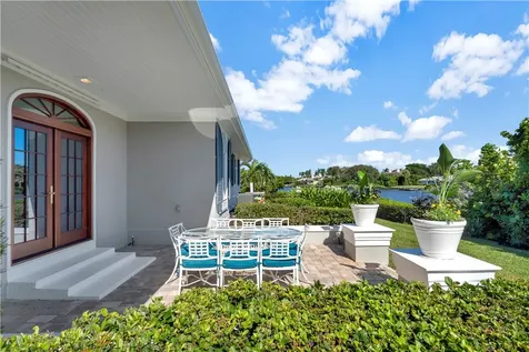 629 Lake Drive Vero Beach FL 32963