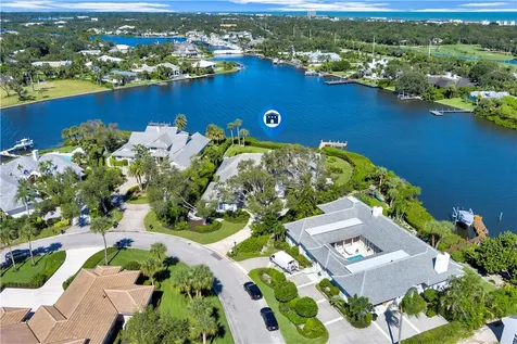 629 Lake Drive Vero Beach FL 32963