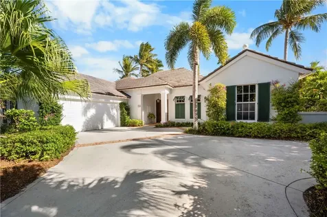 704 Grove Place Vero Beach FL 32963