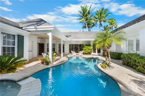 704 Grove Place Vero Beach FL 32963