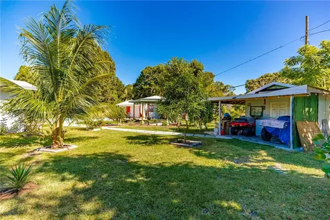 2512 S 13th Street Fort Pierce FL 34982