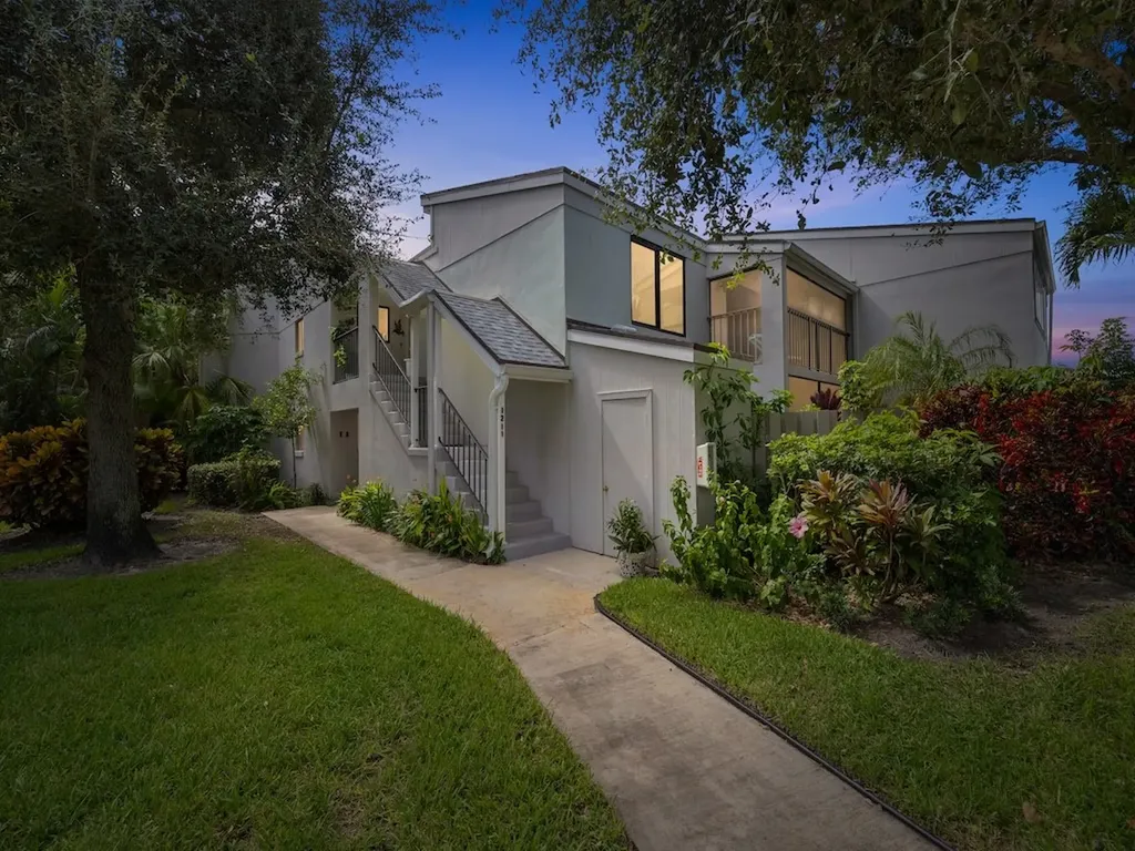 2165 Galleon Drive Vero Beach FL 32963