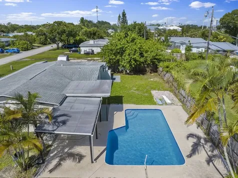 1560 3rd Court Vero Beach FL 32960