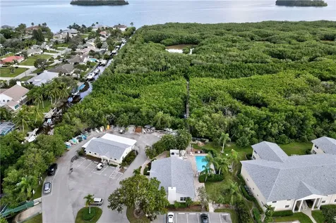 700 Lake Orchid Circle Vero Beach FL 32962