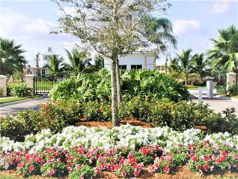 1825 Bridgepointe Circle Vero Beach FL 32967