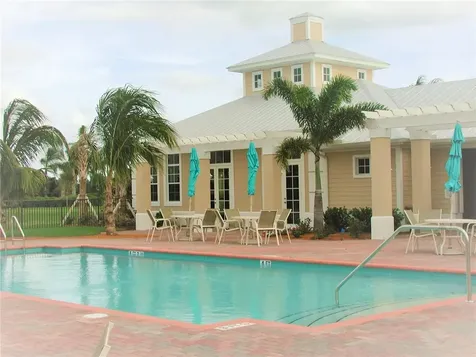 1825 Bridgepointe Circle Vero Beach FL 32967