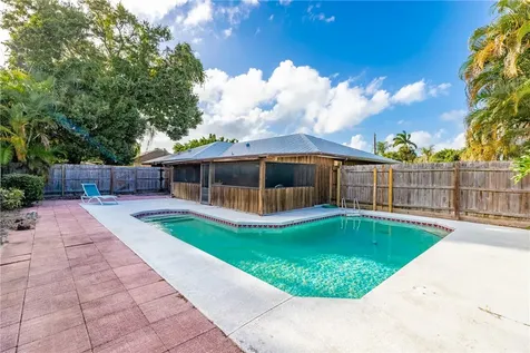 2745 1st Street Vero Beach FL 32968