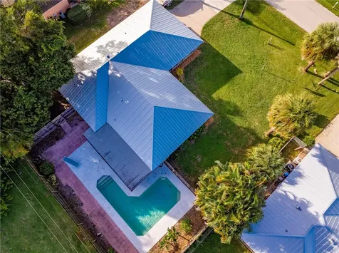 2745 1st Street Vero Beach FL 32968