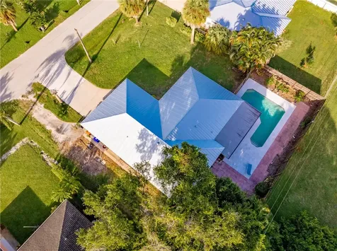 2745 1st Street Vero Beach FL 32968
