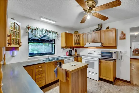 2745 1st Street Vero Beach FL 32968