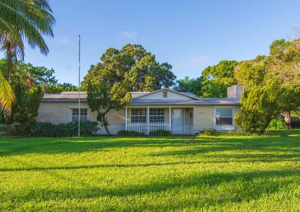 2595 Cordova Avenue Vero Beach FL 32960