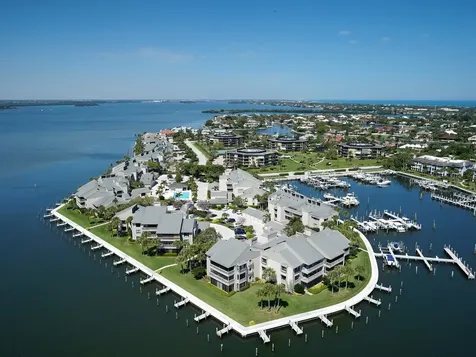1875 Bay Road Vero Beach FL 32963
