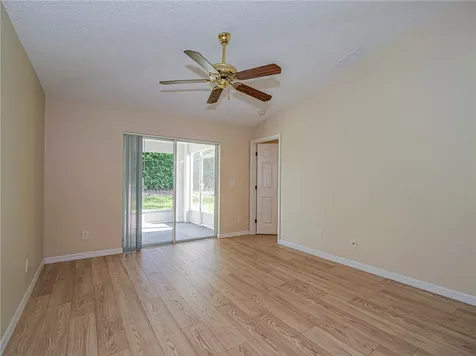 953 N 13th Square Vero Beach FL 32960