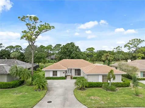 110 Prestwick Circle Vero Beach FL 32967