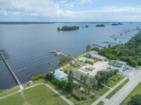 412 Indian River Drive Sebastian FL 32958