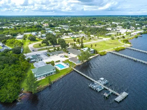 412 Indian River Drive Sebastian FL 32958