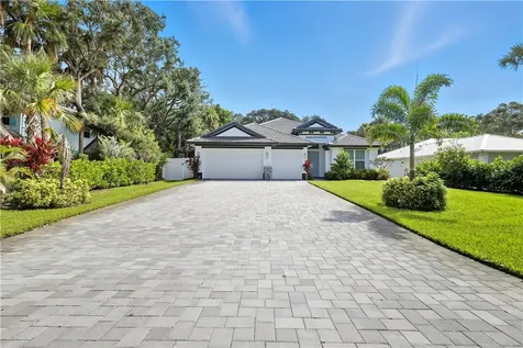 9530 Seagrape Drive Vero Beach FL 32963