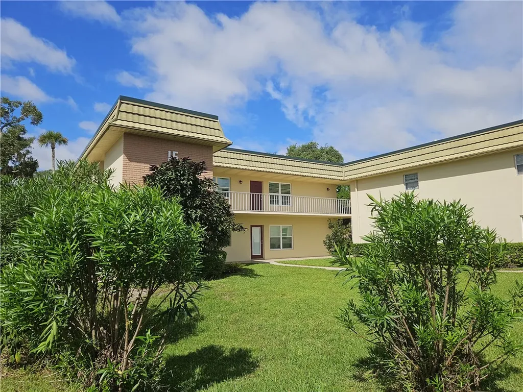 15 Vista Gardens Trail Vero Beach FL 32962