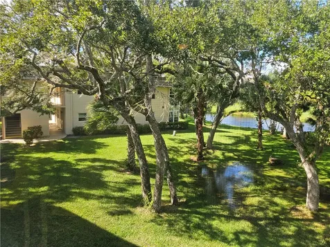15 Vista Gardens Trail Vero Beach FL 32962