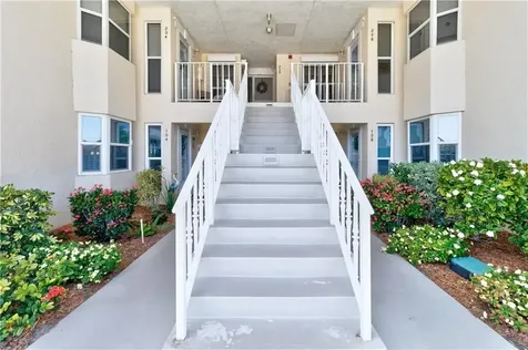 605 W Lake Jasmine Circle Vero Beach FL 32962
