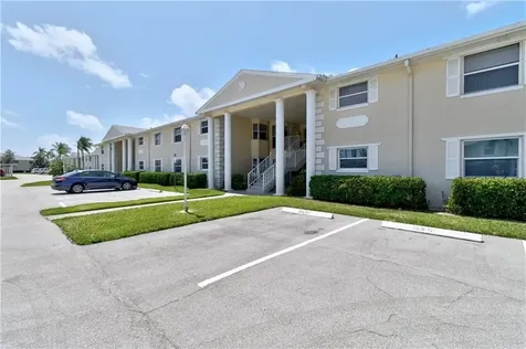 605 W Lake Jasmine Circle Vero Beach FL 32962