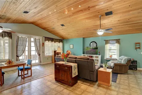 10 48th Avenue Vero Beach FL 32968