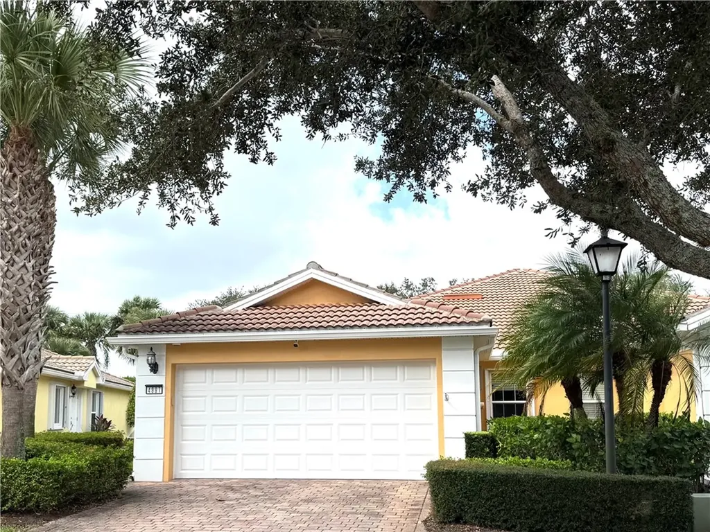 4997 Corsica Square Vero Beach FL 32967