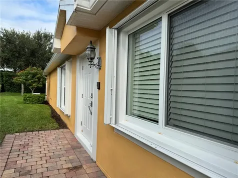 4997 Corsica Square Vero Beach FL 32967