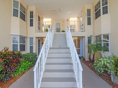 179 Grove Isle Circle Vero Beach FL 32962
