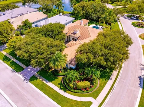 1300 Lake Bend Court Vero Beach FL 32963