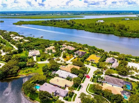 1300 Lake Bend Court Vero Beach FL 32963