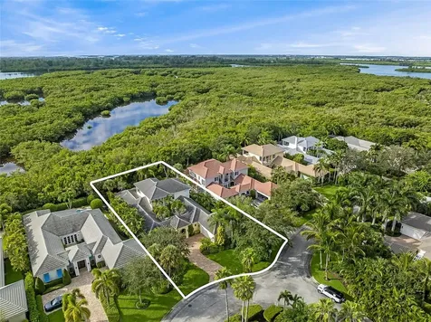 360 Lakeview Way Vero Beach FL 32963