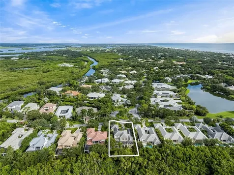 360 Lakeview Way Vero Beach FL 32963