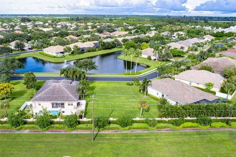 4263 Diamond Square Vero Beach FL 32967
