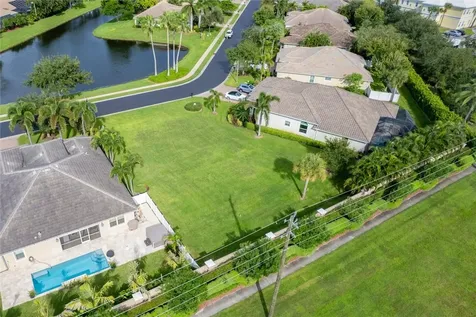 4263 Diamond Square Vero Beach FL 32967