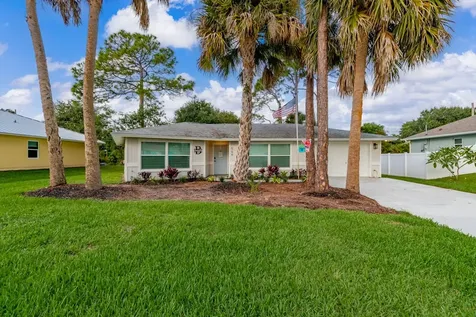 546 Agnes Street Sebastian FL 32958